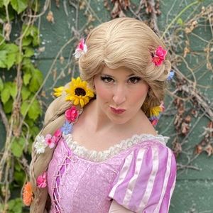 Meet your Posher, Posh